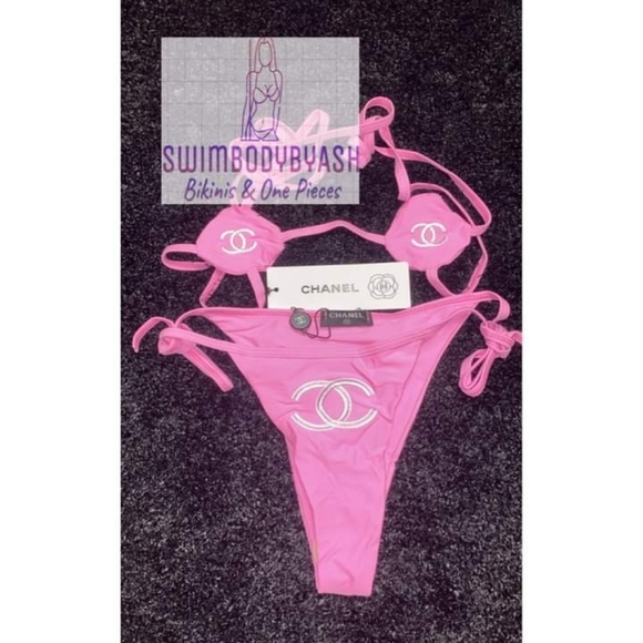 SwimSuits - Picture 10 of 12